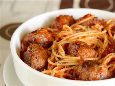Spaghetti nests with meatballs marinara sauce