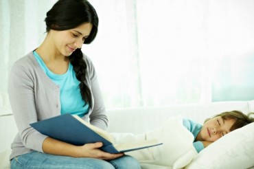 mother-reading-child-bedtime