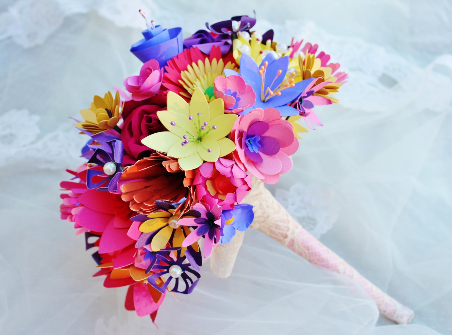 How to make a paper flower bouquet with pictures)   
